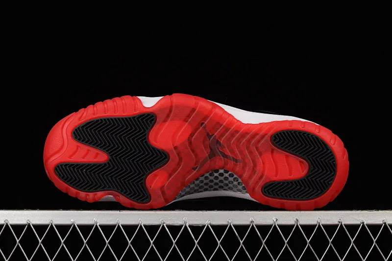 All categories Air Jordan Jordan series basketball shoes Air Jordan 11 F version Air Jordan 11 Low Bred AJ11 Joe 11 patent leather black and red genuine carbon low-top basketball shoes 528895-012